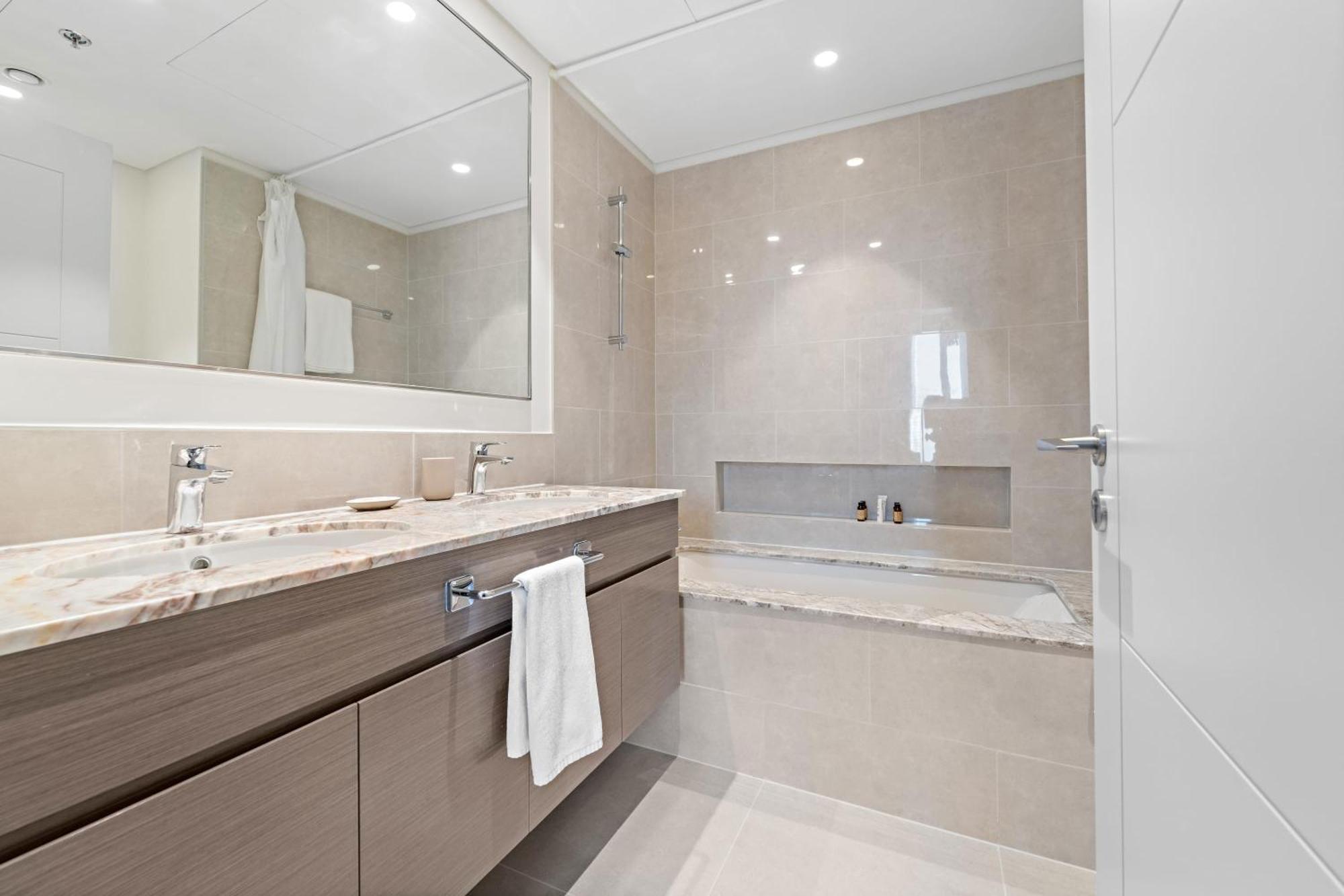 Silkhaus Heart Of Downtown 2 Bdr With Balcony Dubaï